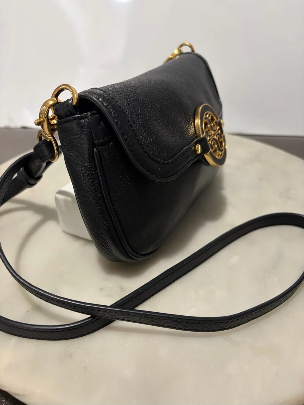 TORY BURCH Classic Black Pebbled Leather Amanda Mini Crossbody PHONE WALLET Bag